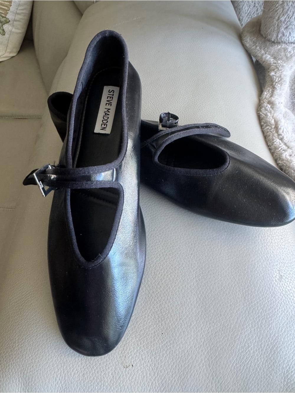Steve Madden Black Leather Mary Jane Flats with Buckle